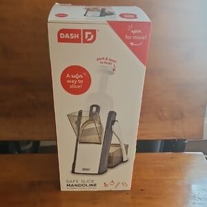 NIB DASH Safe Slice Mandoline - White and Gray